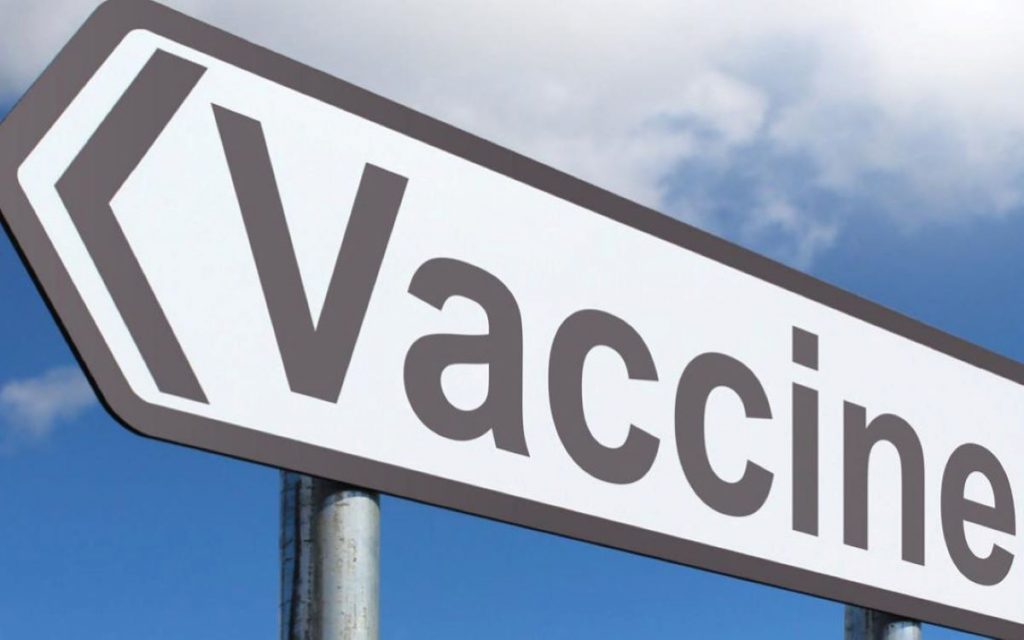 „Aleg riscul de a mă infecta cu COVID”: Personalul sanitar din California refuză vaccinarea