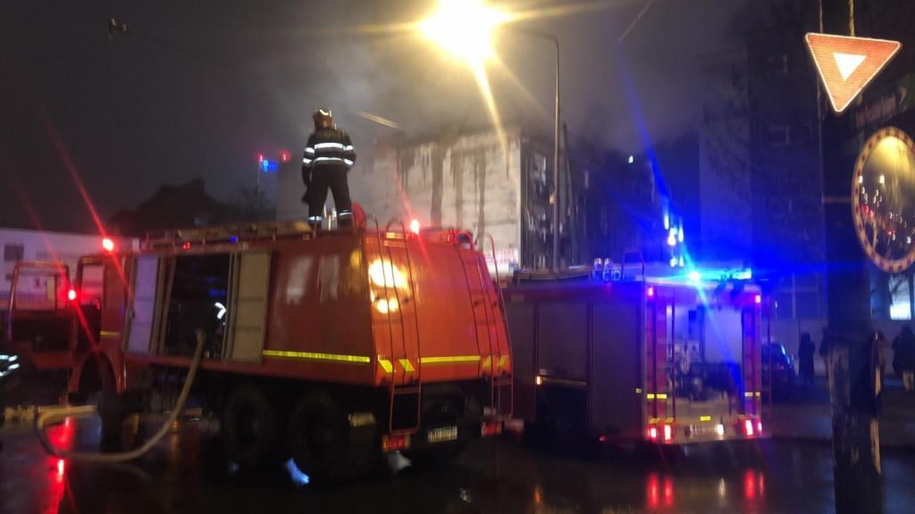 Incendiu în sectorul 1. Pompierii intervin cu 11 autospeciale