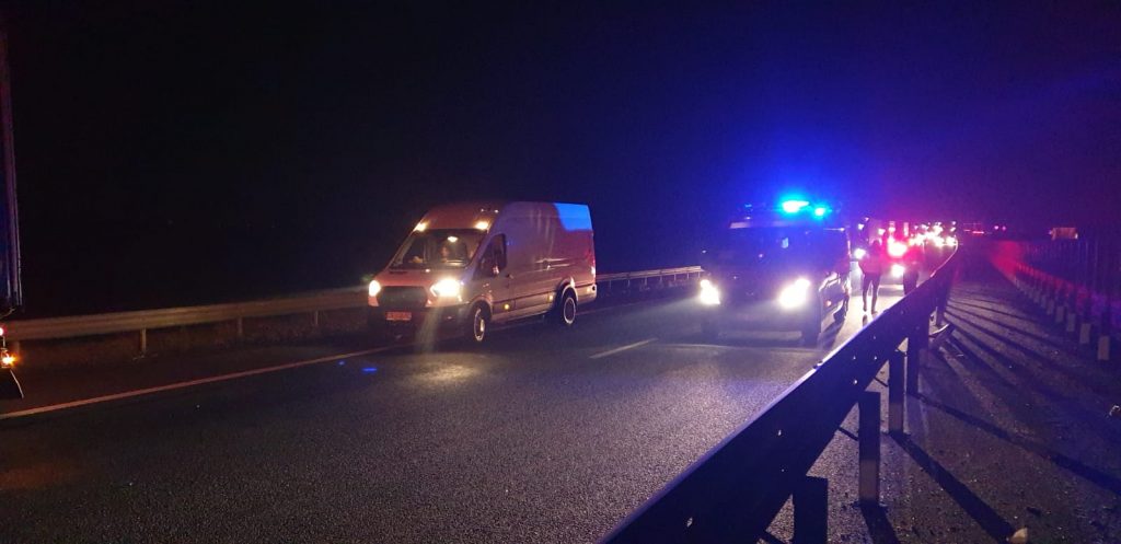 Accident groaznic în România! Doi morţi şi 7 răniţi, primul bilanţ. O maşină a luat foc