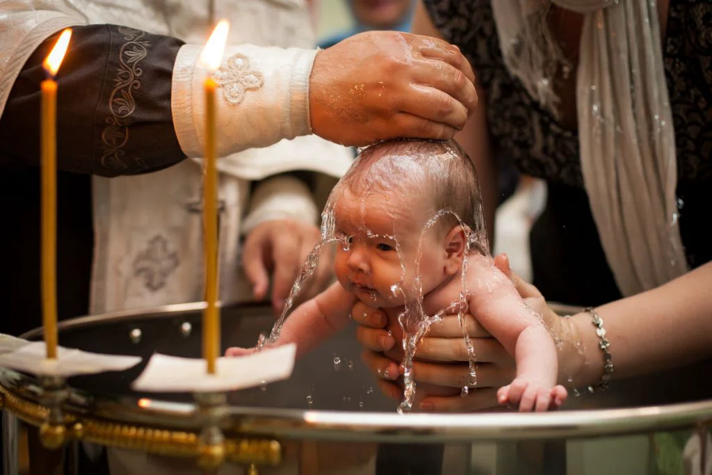 Ce poți face cu lumânarea de botez. Puține persoane știu că nu trebuie păstrată foarte mult timp