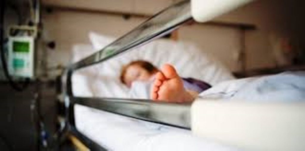 Terifiant. Un copil de trei ani, din Botoșani, a decedat în ambulanță în drum spre spital