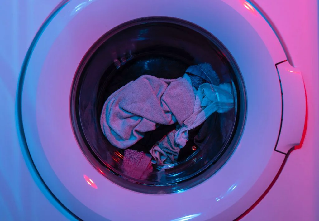 Ce tip de mașină de spălat ți se potrivește? Cum să o alegi pe cea care-ți e mai utilă