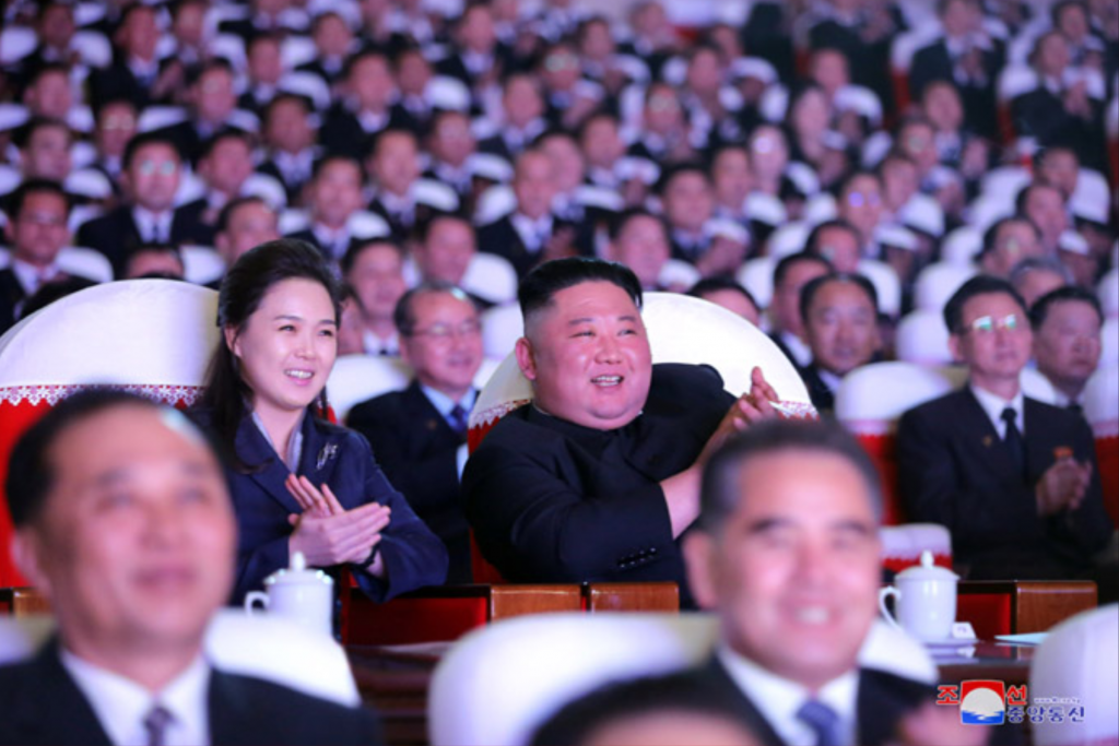 Unde a fost văzută soția lui Kim Jong-un după un an de stat în umbră (FOTO)