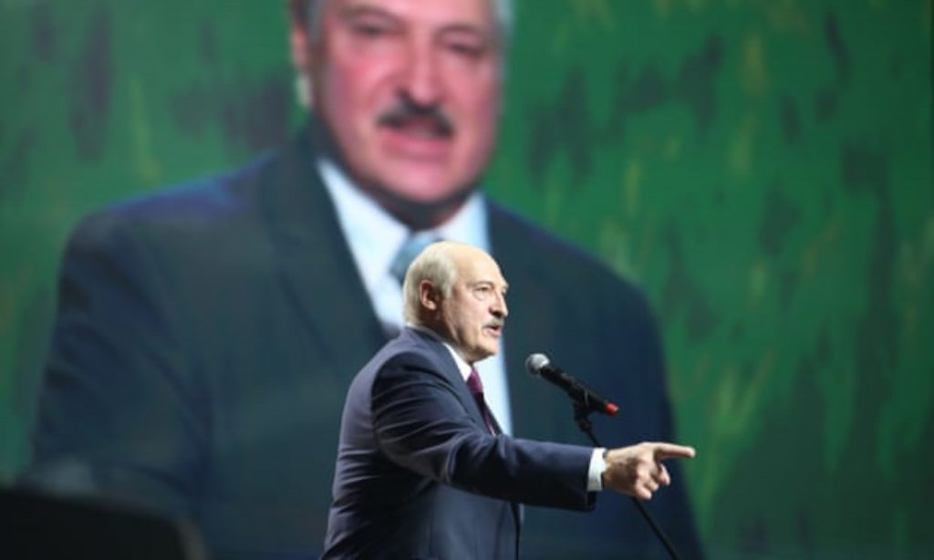 „Vom face tot ce vreți”: Migranți aplaudând în timp ce îi mulțumesc lui Lukașenko. Cum îi înșală președintele belarus