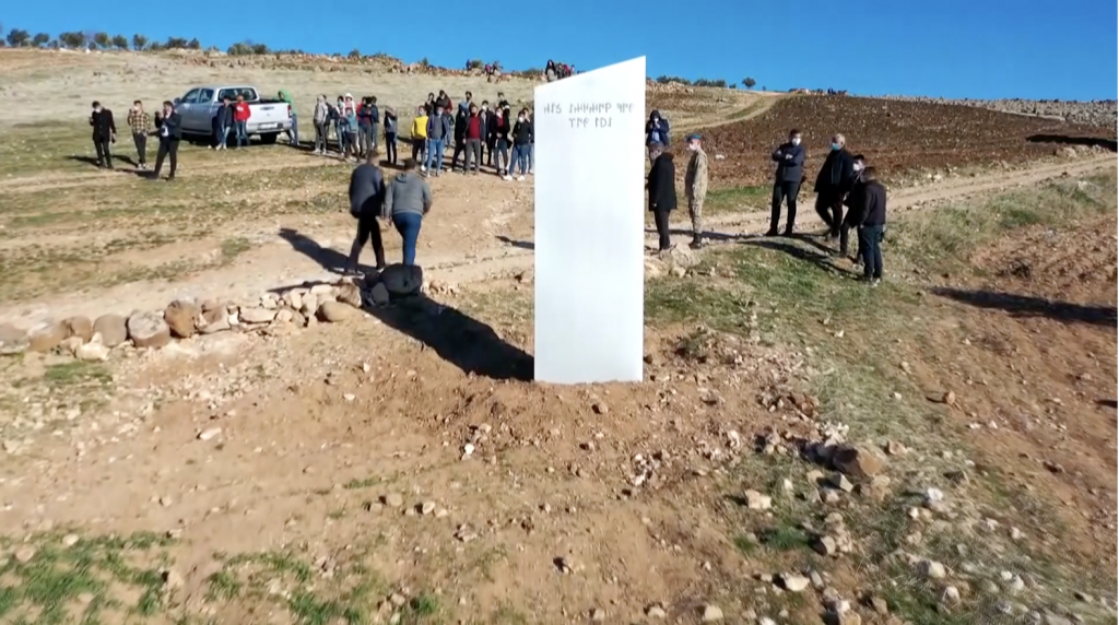Un monolit „extraterestru" a apărut într-un templu sfânt din Turcia