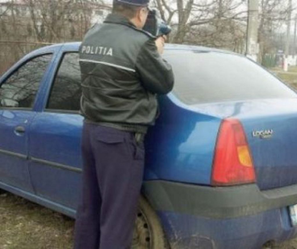 Scandal uriaș în Suceava. Polițiști sechestrați și agresați de peste 20 de romi