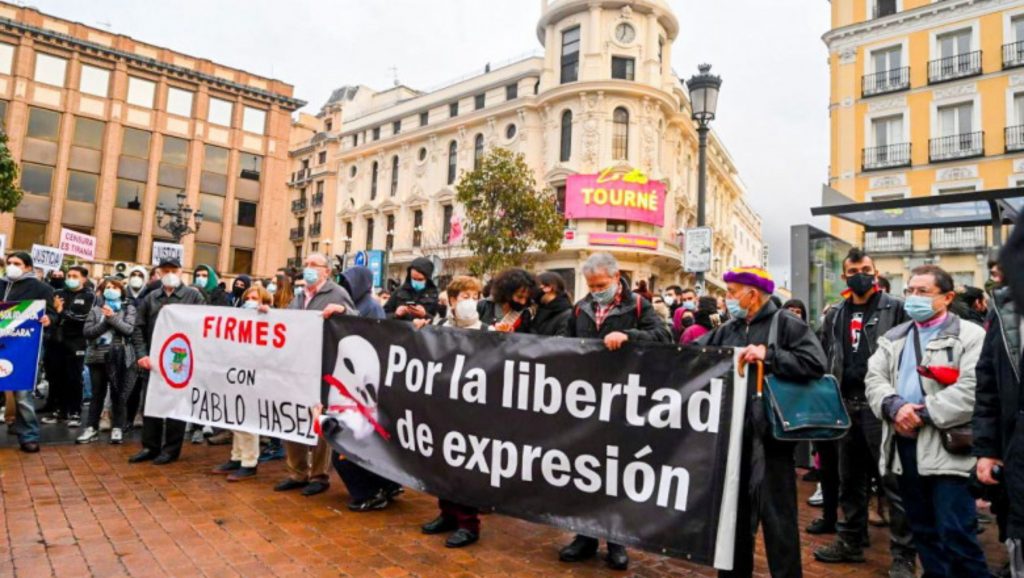 Un rapper schimbă legile în Spania. Proteste împotriva limitării libertății de exprimare
