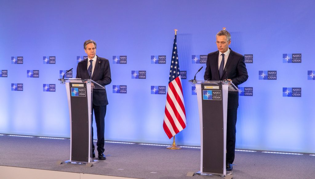 În vizită la Bruxelles, Antony Blinken vrea să "revitalizeze"  alianţa cu NATO