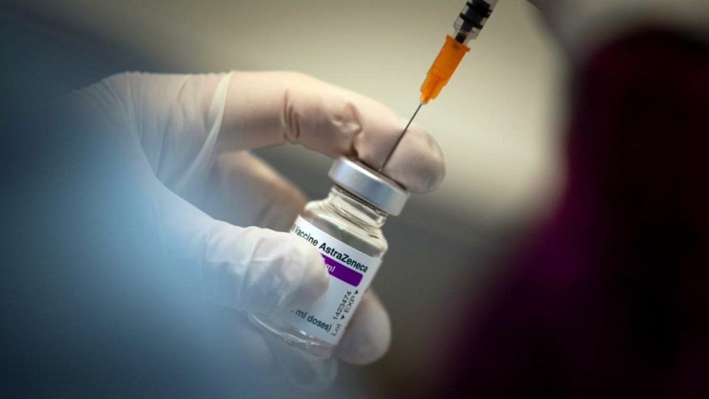 Vaccinul AstraZeneca a fost rebotezat. Ce nume are acum vaccinul care i-a speriat pe europeni