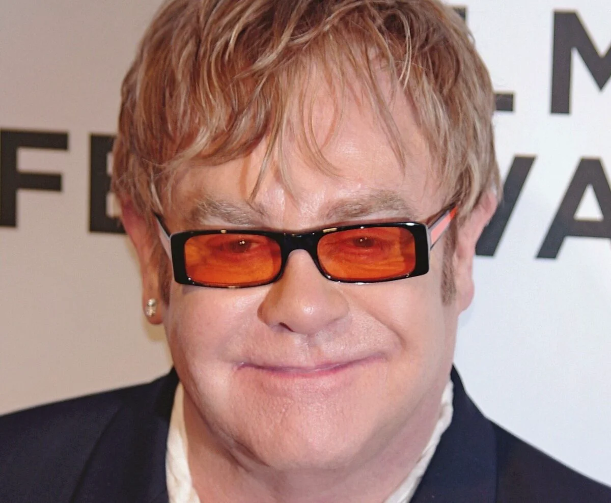 Elton John, avere demnă de un Sir. Cariera muzicală i-a băgat în conturi sute de milioane de dolari