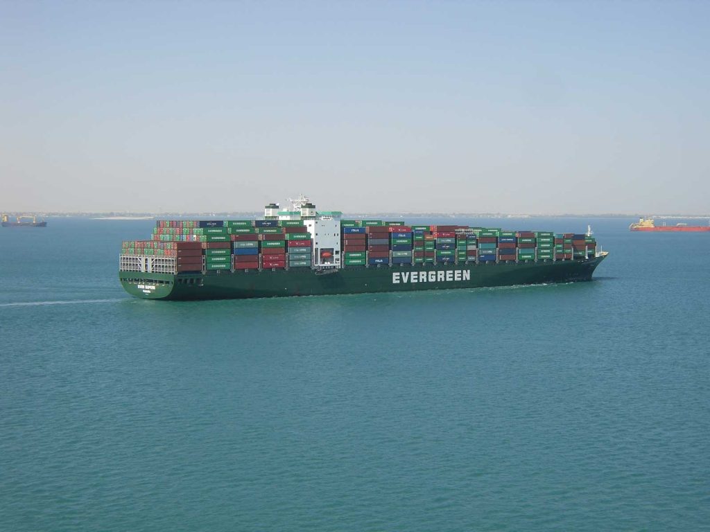 Criza globală a transporturilor cu containere ia amploare