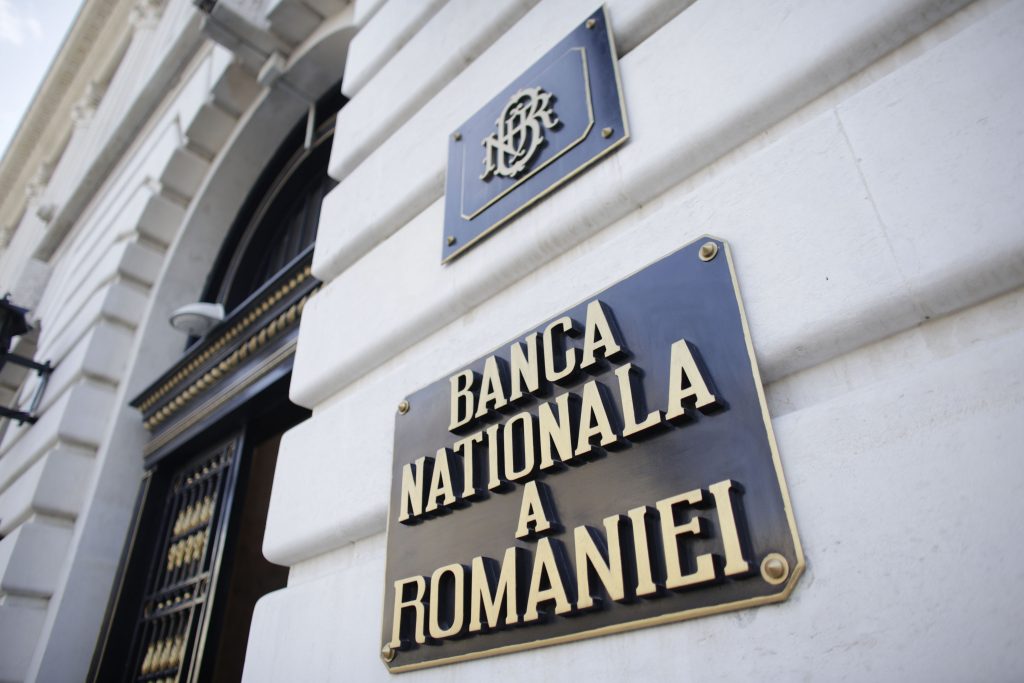 România se împrumută la dobânzi mai mari decât cele însumate ale altor 22 de state europene