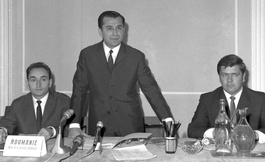 Evenimentul istoric. Voican Voiculescu despre un moment cheie al Revoluției din 1989. Cum a fost deturnat procesul soților Ceaușescu de către Iliescu