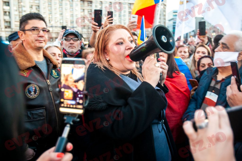 Scandal între liderii protestatari. Diana Șoșoacă atacă: „Diplan a deturnat protestul. Mi-am cerut scuze ambasadei Rusiei”