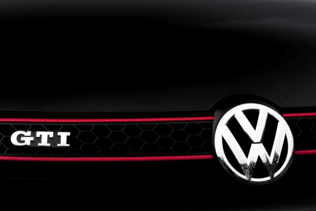 Volkswagen amână decizia privind fabrica de baterii din Europa de Est