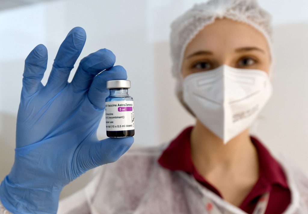 Spania accelerează vaccinarea împotriva COVID-19. 47 de milioane de persoane până în iulie