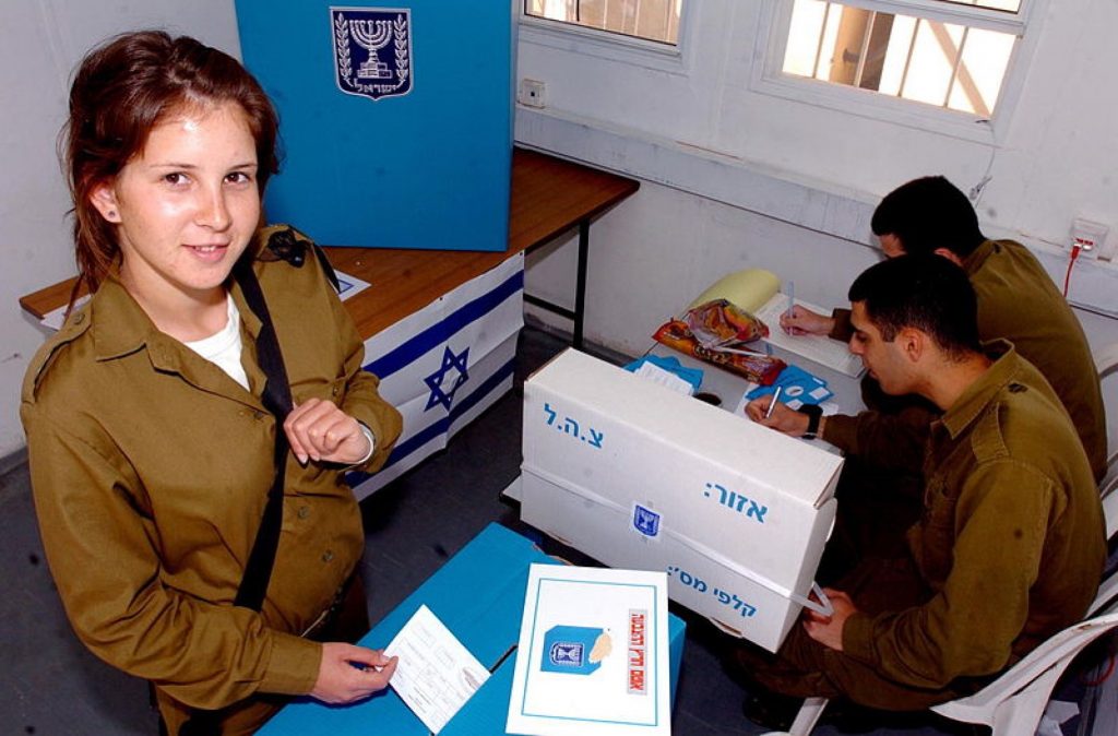 Alegeri parlamentare în Israel. Lupta se dă între fostul și actualul premier. Rezultatul va fi pe muchie de cuțit