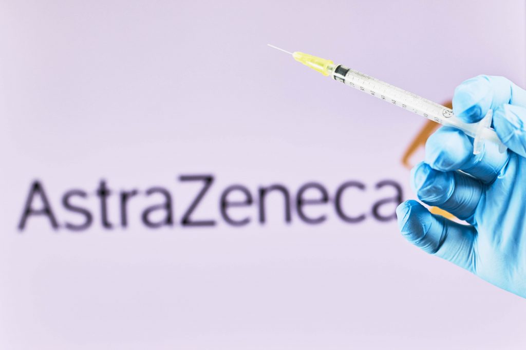 Anunț CNCAV de ultimă oră. Cum se face rapelul pentru românii imunizați cu AstraZeneca