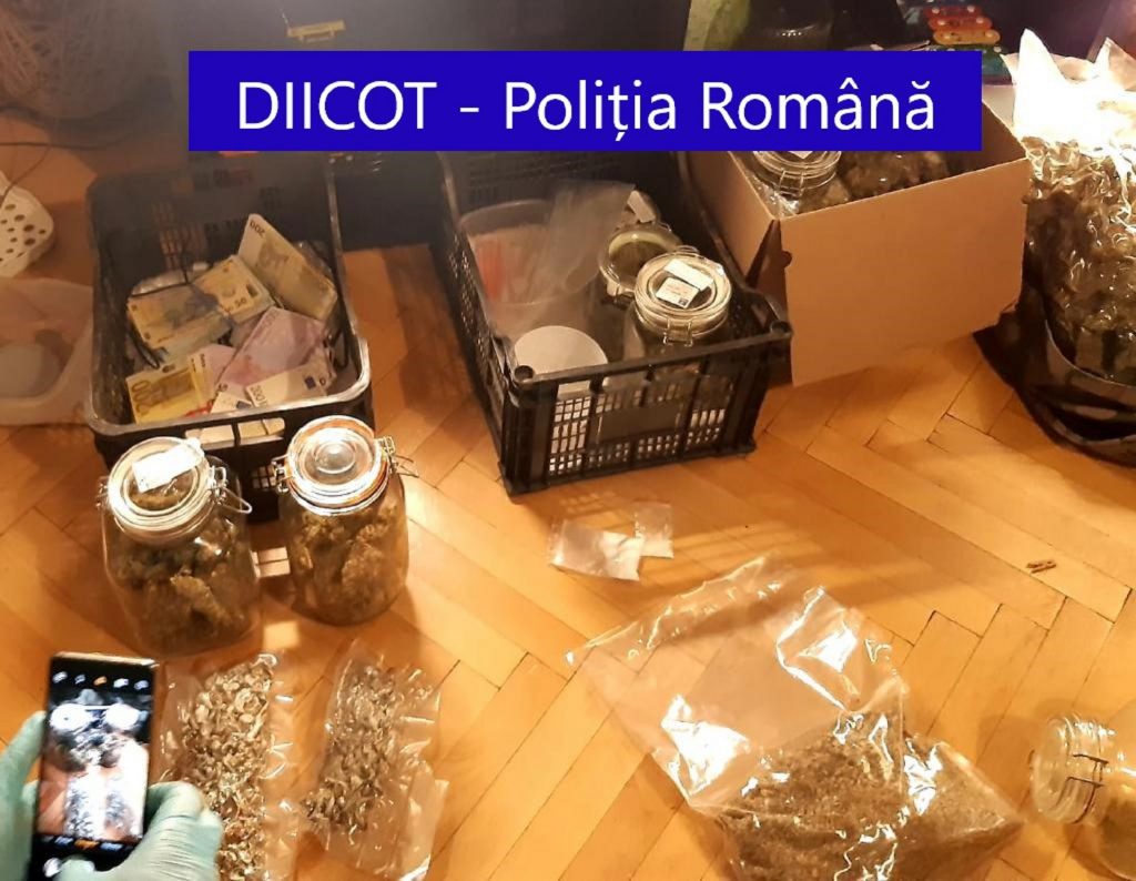 Încă o rețea de traficanți de droguri descoperită de DIICOT în București. Foto