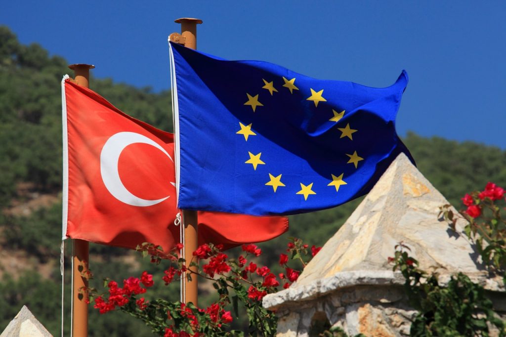 UE pune Turcia sub supraveghere după derive autoritare