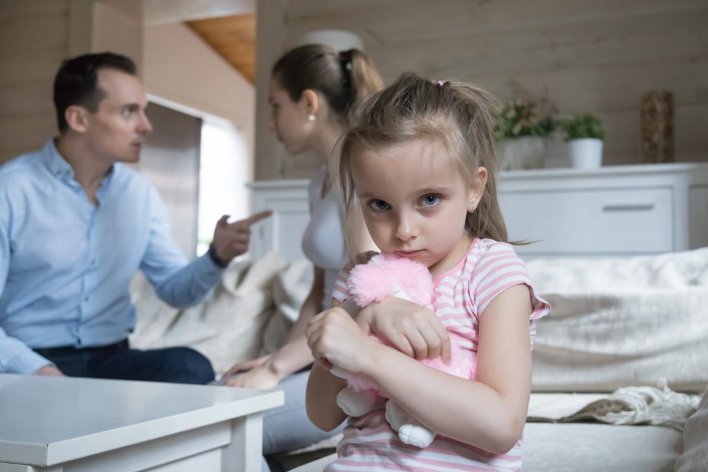 Șapte lucruri pe care părinții NU trebuie să le spună în fața copilului