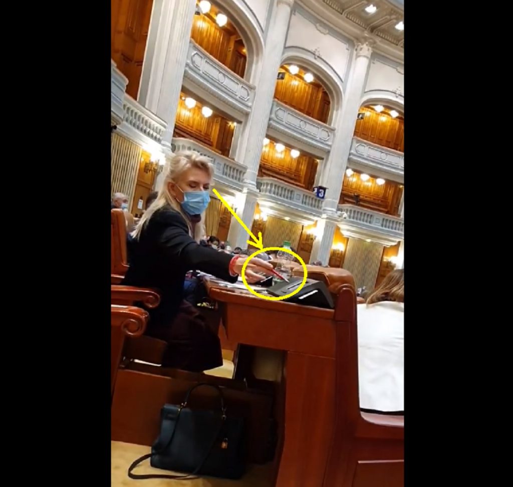 Scandal cu flagrant în Parlament, la Buget. Un deputat USR PLUS a prins o deputată PSD