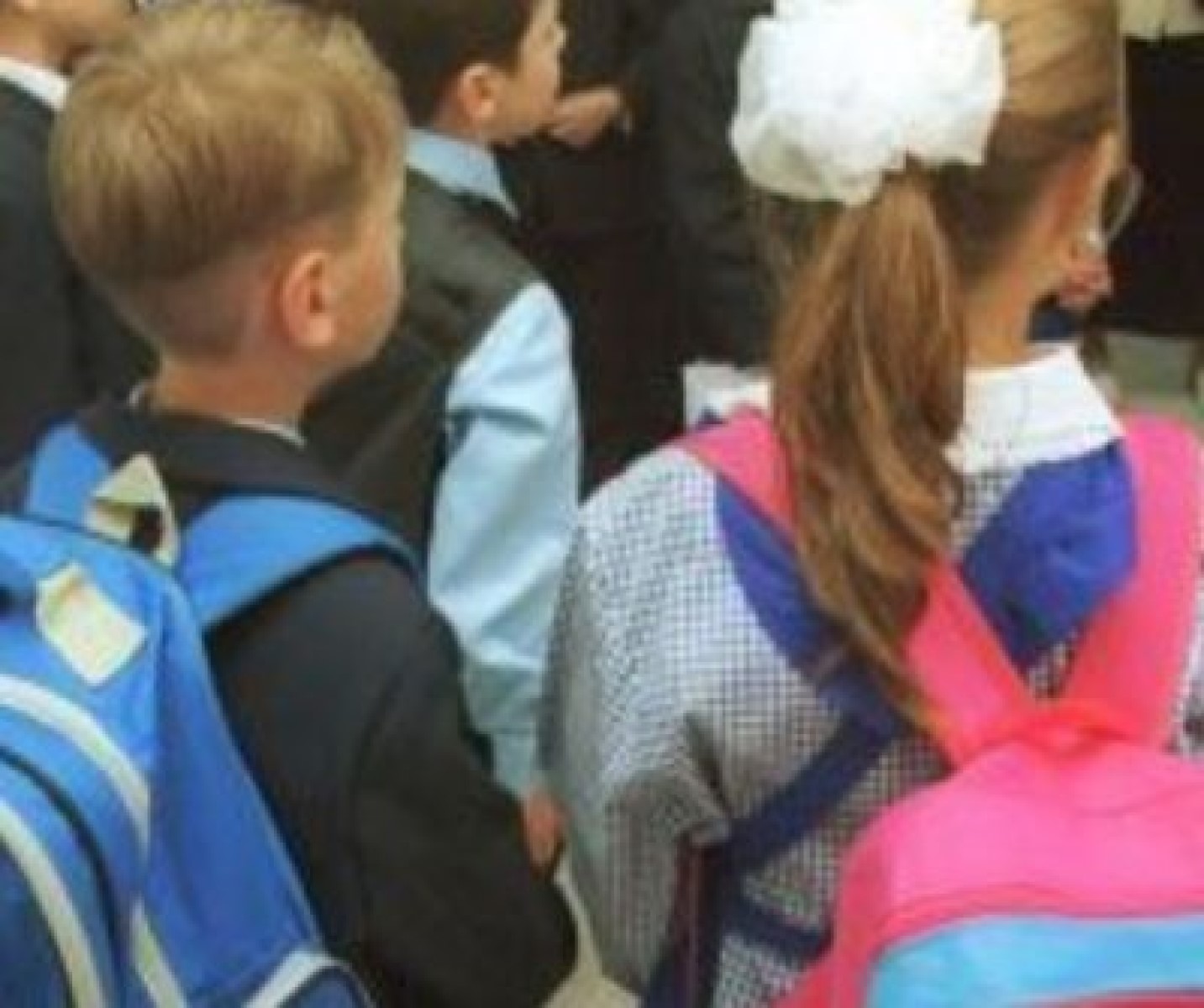Sorin Cîmpeanu, avertizează: „Dacă vor fi cazuri Covid în clase, doar elevii vaccinați vor continua școala fizic” 