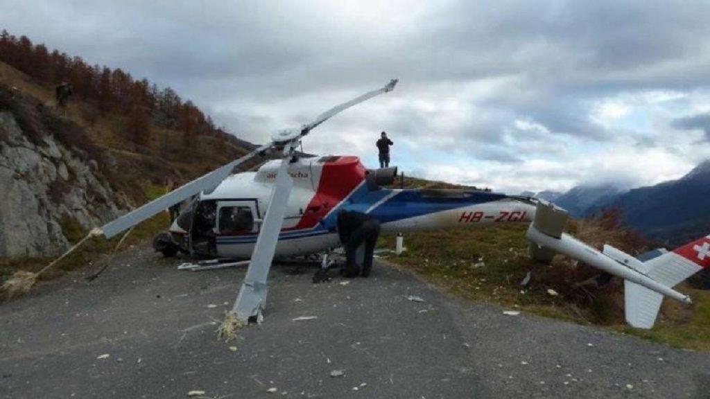 Cel puţin 5 morţi după prăbuşirea unui elicopter. Se crede că era un zbor turistic