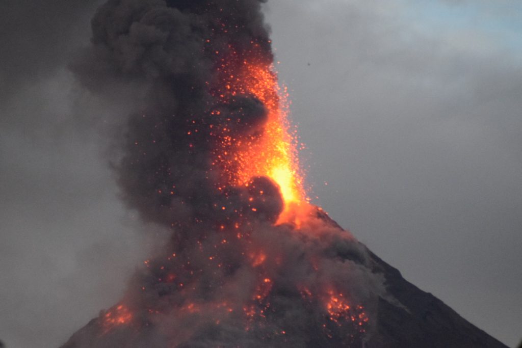 Erupție vulcanică în Islanda. Autoritățile deja se pregătesc!