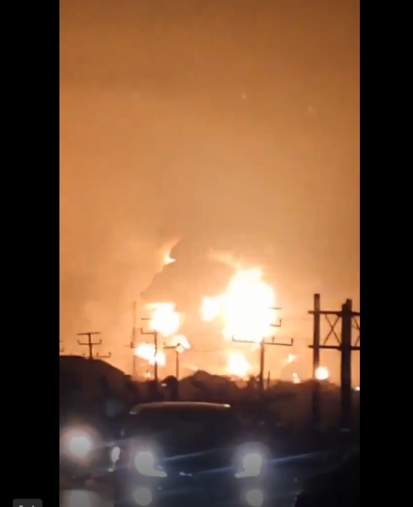 Tragedie în Indonezia. Explozie devastatoare la o rafinărie de petrol. VIDEO