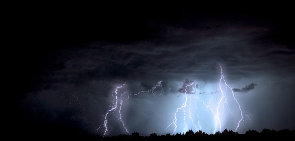 Prognoză meteo specială pentru Bucuresti. Va ploua cu tunete și fulgere