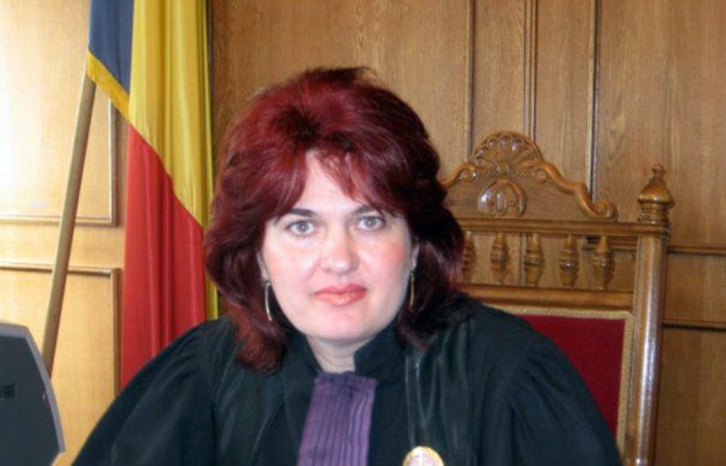 Statul român, bun de plată. Judecătoarea Mariana Ghena a arestat nelegal o femeie însărcinată în opt luni