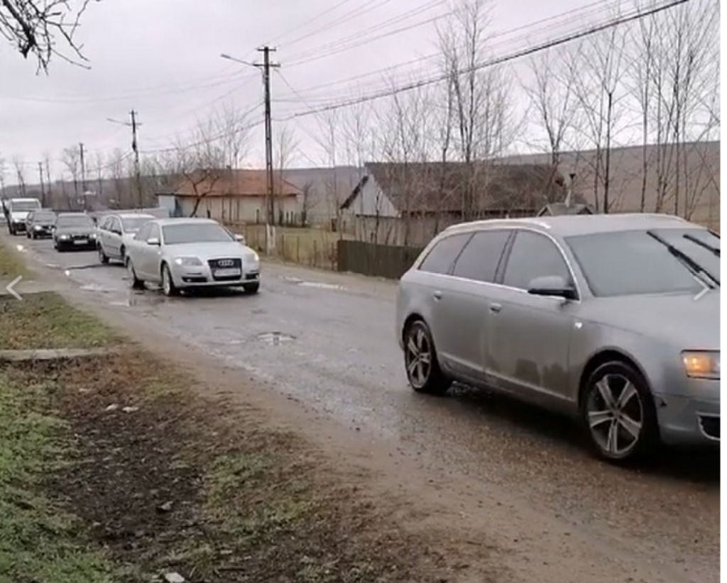Protest al șoferilor la Botoșani. Autoritățile, băgate în corzi din cauza unui drum cu gropi