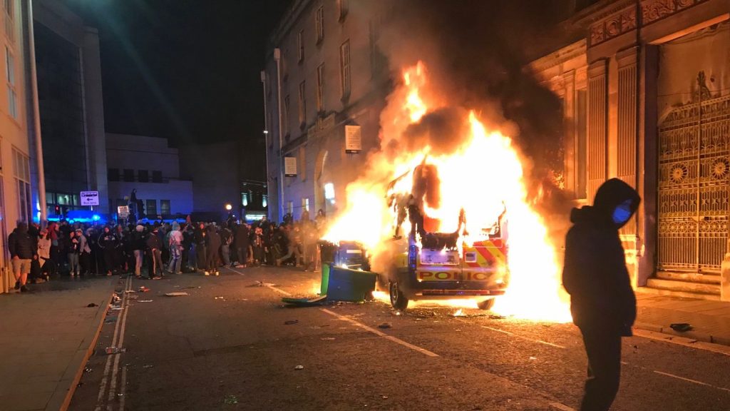 Bristol. Proteste violente, haos și oase rupte, la manifestația ”Kill The Bill”. VIDEO