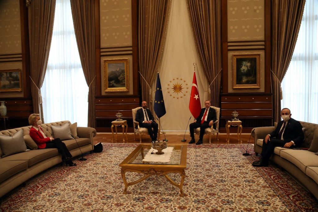 Adevărul despre umilirea șefei Comisiei Europene la Ankara. Erdoğan, scos basma curată
