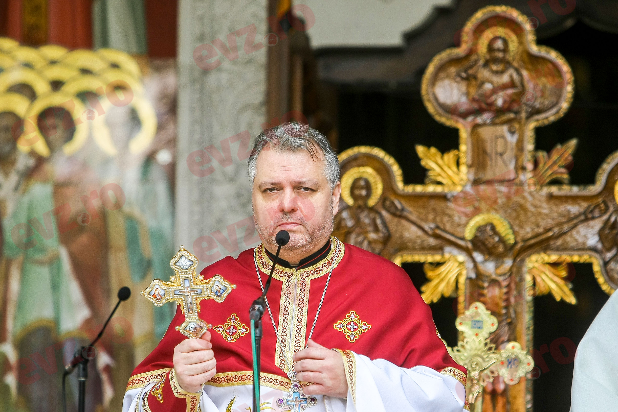 Preotul Emil Cărămizaru spune de ce Iisus Hristos apare trist în icoana de Florii
