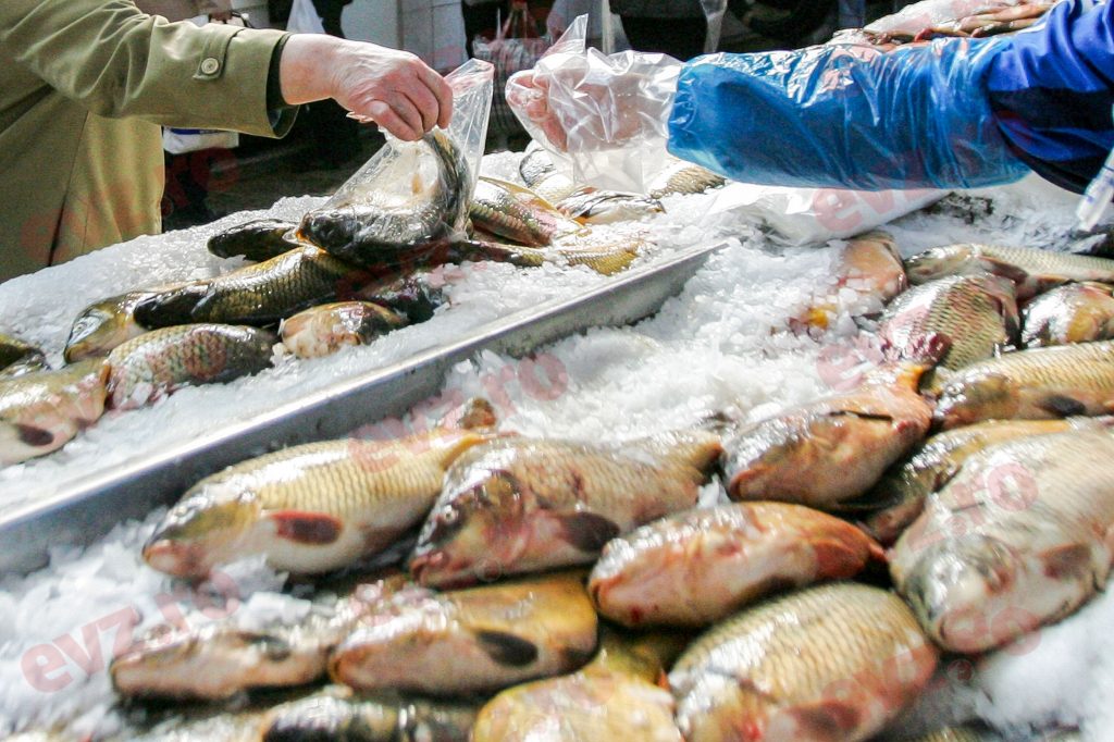 Un om de știință le cere oamenilor să mănânce o specie dăunătoare de pește