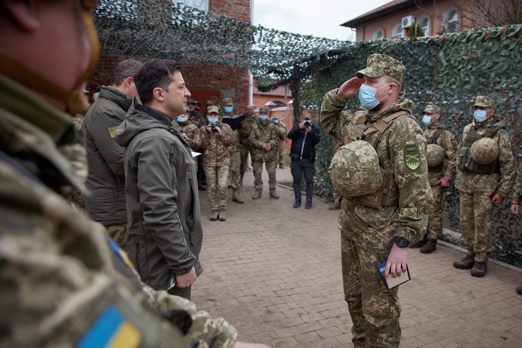 Ucraina e gata de război. Documentul semnat de Zelenski aruncă întreaga lume în aer