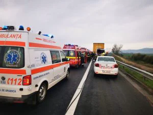 Accident grav pe DN2 E85 între o ambulanță și o mașină. O persoană a murit