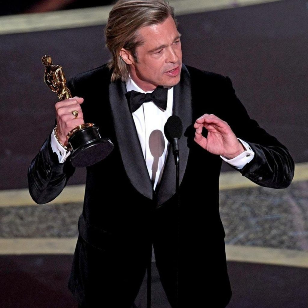 Brad Pitt a făcut senzație la decernarea premiilor Oscar. Vedeta arată ca la 27 de ani