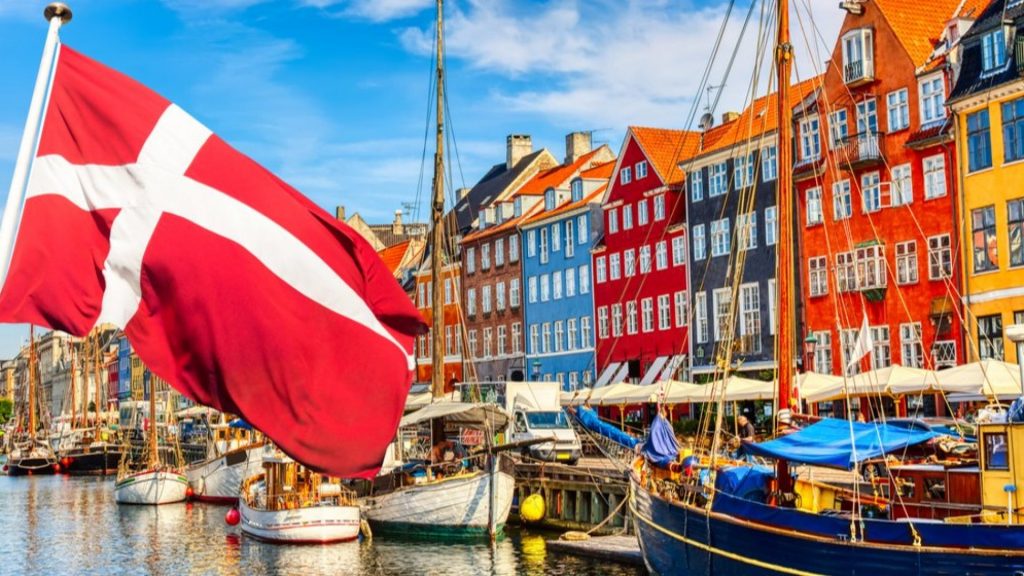 Un nou guvern pentru Danemarca, alianţă între centru stânga şi centru dreapta