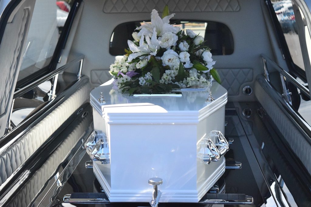 Ordinul care schimbă regulile de înmormântare a persoanelor decedate din cauza COVID -19 a fost publicat în Monitorul Oficial. Când intră în vigoare