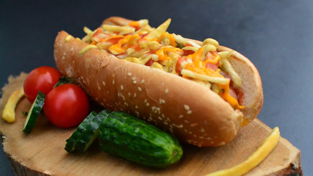 De ce au numit americanii „hot dog” celebrul sandviș
