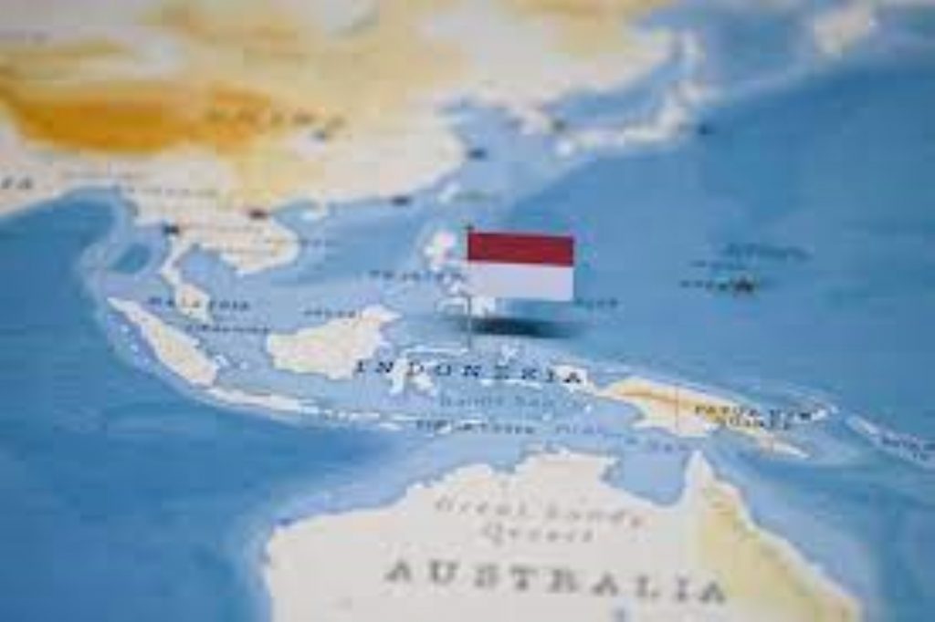 Submarinul indonezian dispărut a fost găsit frânt în trei bucăți. Toți cei 53 de membri ai echipajului au decedat