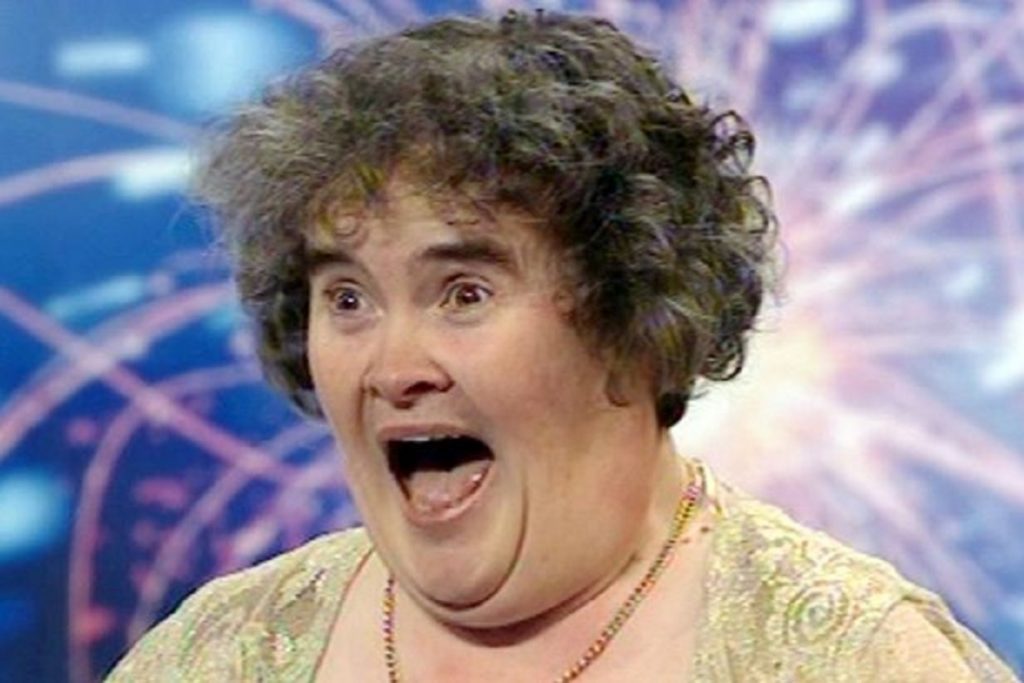 Susan Boyle e acum milionară. Gospodina s-a transformat din „rățușca cea urâtă” în „lebăda frumoasă”
