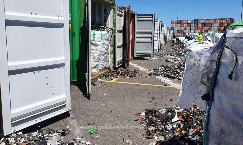 Importăm gunoi. Alte containere pline de deșeuri au ajuns în Portul Constanța