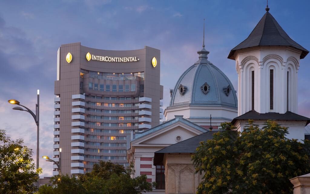 Intercontinentalul, hotelul recordurilor românești, împlinește azi 50 de ani. Ce rol a avut iubita româncă a nababului american Cyrus Eaton Jr.?
