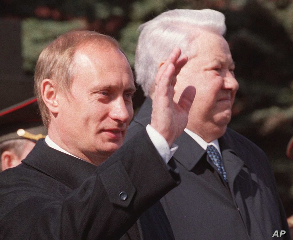 Omul care l-a făcut pe Vladimir Putin liderul suprem al Rusiei. Culisele mandatului lui Boris Elțîn, președintele iubitor de vodcă și rock. ”Iertați-mă!”