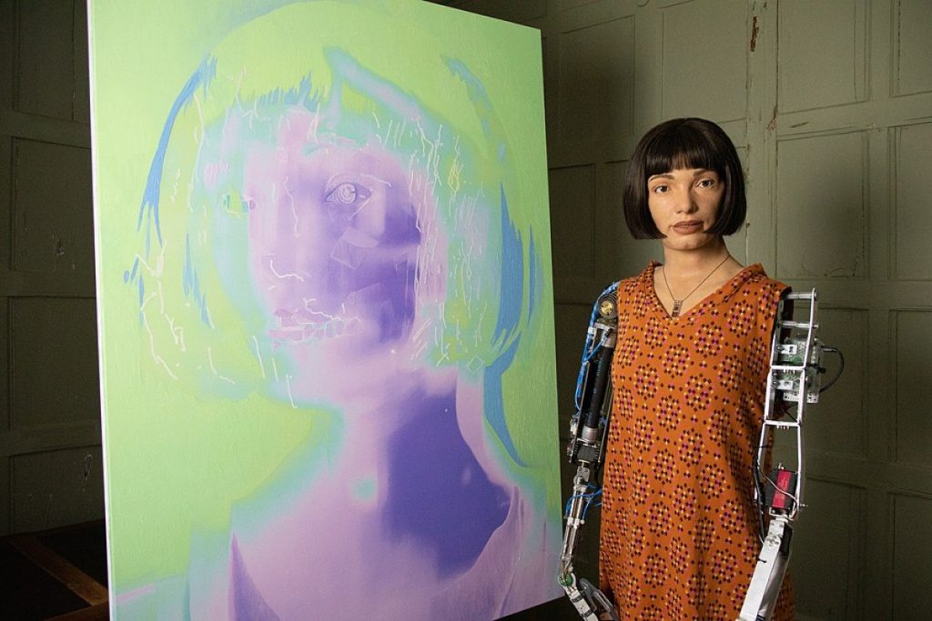 Arta intră într-o nouă epocă. Primele autoportrete realizate de un robot. VIDEO