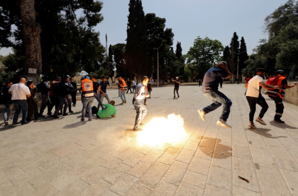 Noi tensiuni în Israel. Palestinienii, atacați cu grenade de Poliție. FOTO
